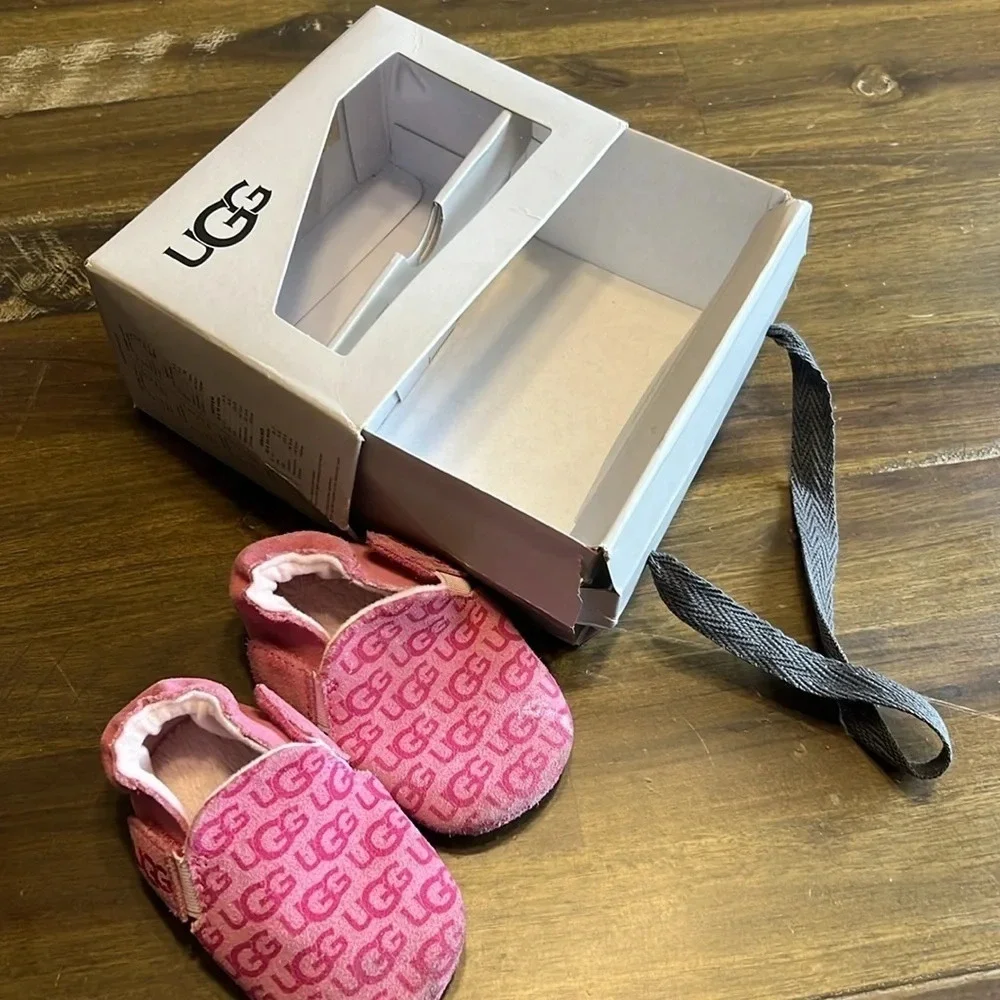 Ugg Roos Slippers Monogram Baby Girl Small 2/3 Soft Sole Suede
